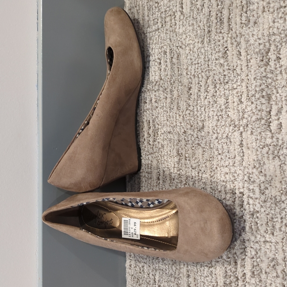 Dexflex Comfort size 9 wedge